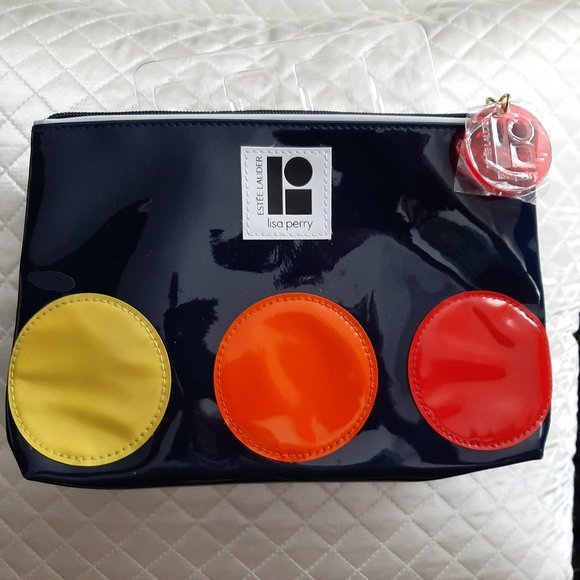 Estee Lauder Make up Bundle in Dual Cosmetic Bag - Picture 10 of 11